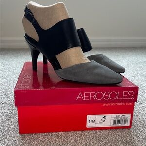 AEROSOLES Black and Gray Heels